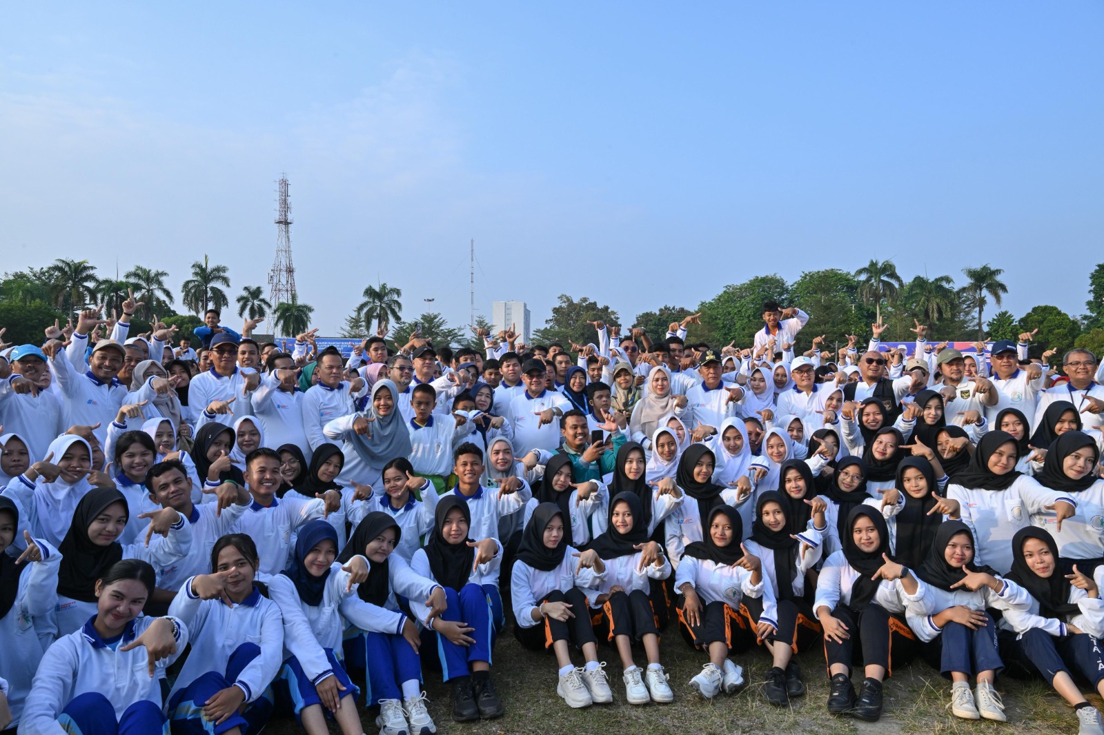Mendikdasmen Ajak Ribuan Murid di Jambi Bergerak Aktif dan Berpikir Reflektif
