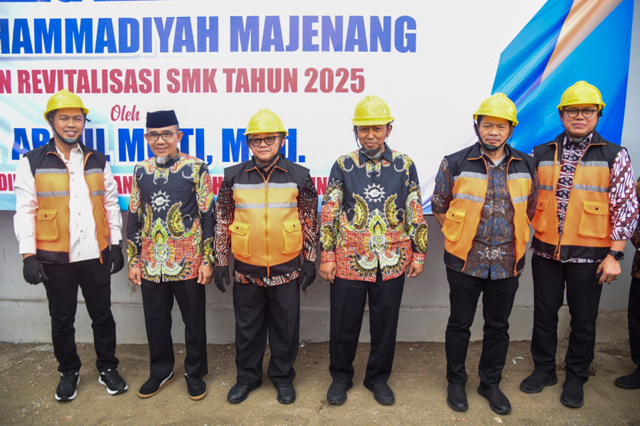 Mendikdasmen Tinjau Pelaksanaan Renovasi Sekolah, Relokasi SD, dan Revitalisasi SMK